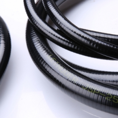 食品機械頻繁清潔，什么軟管耐沖又耐腐蝕？